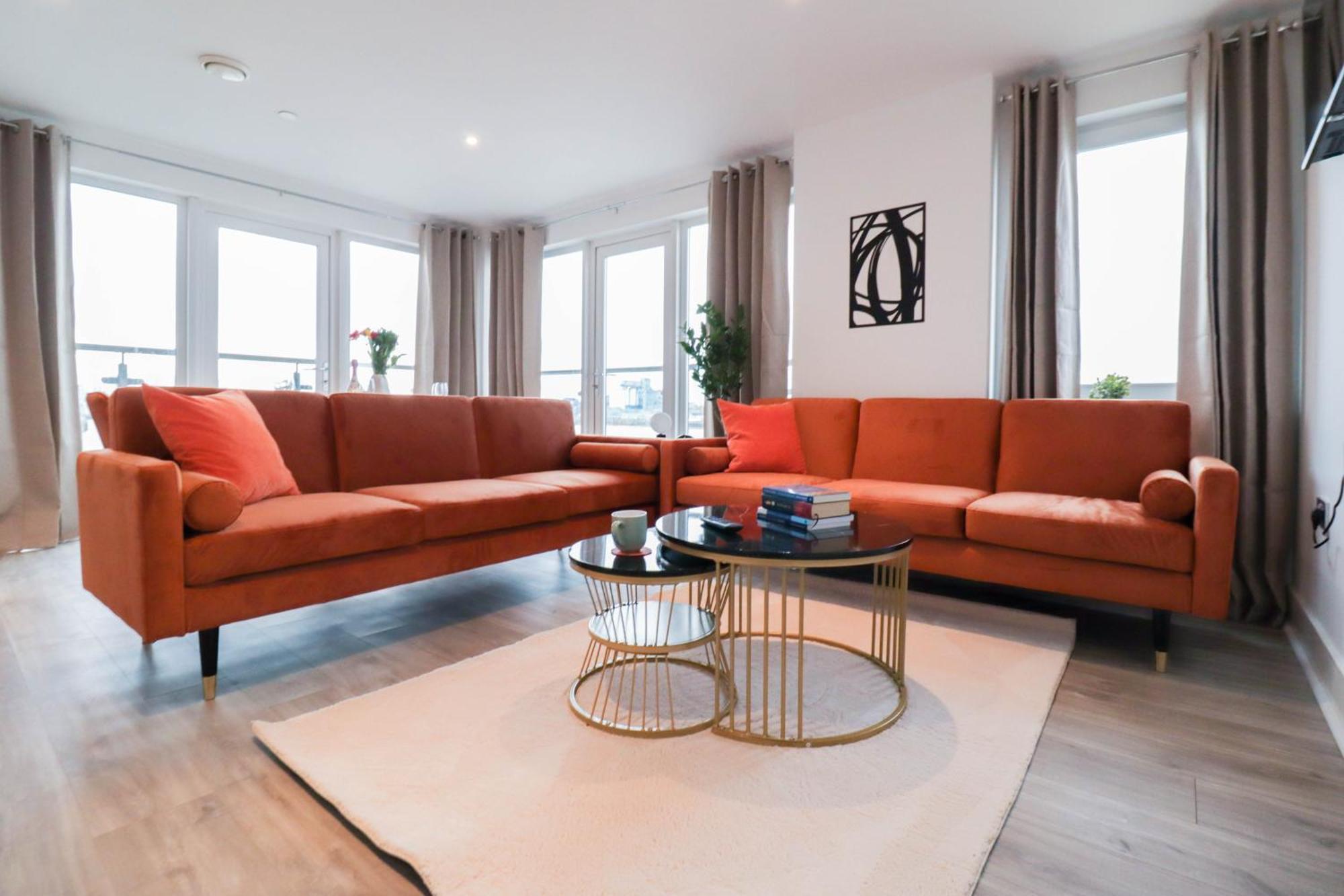 Serene 2-bedroom By The River *