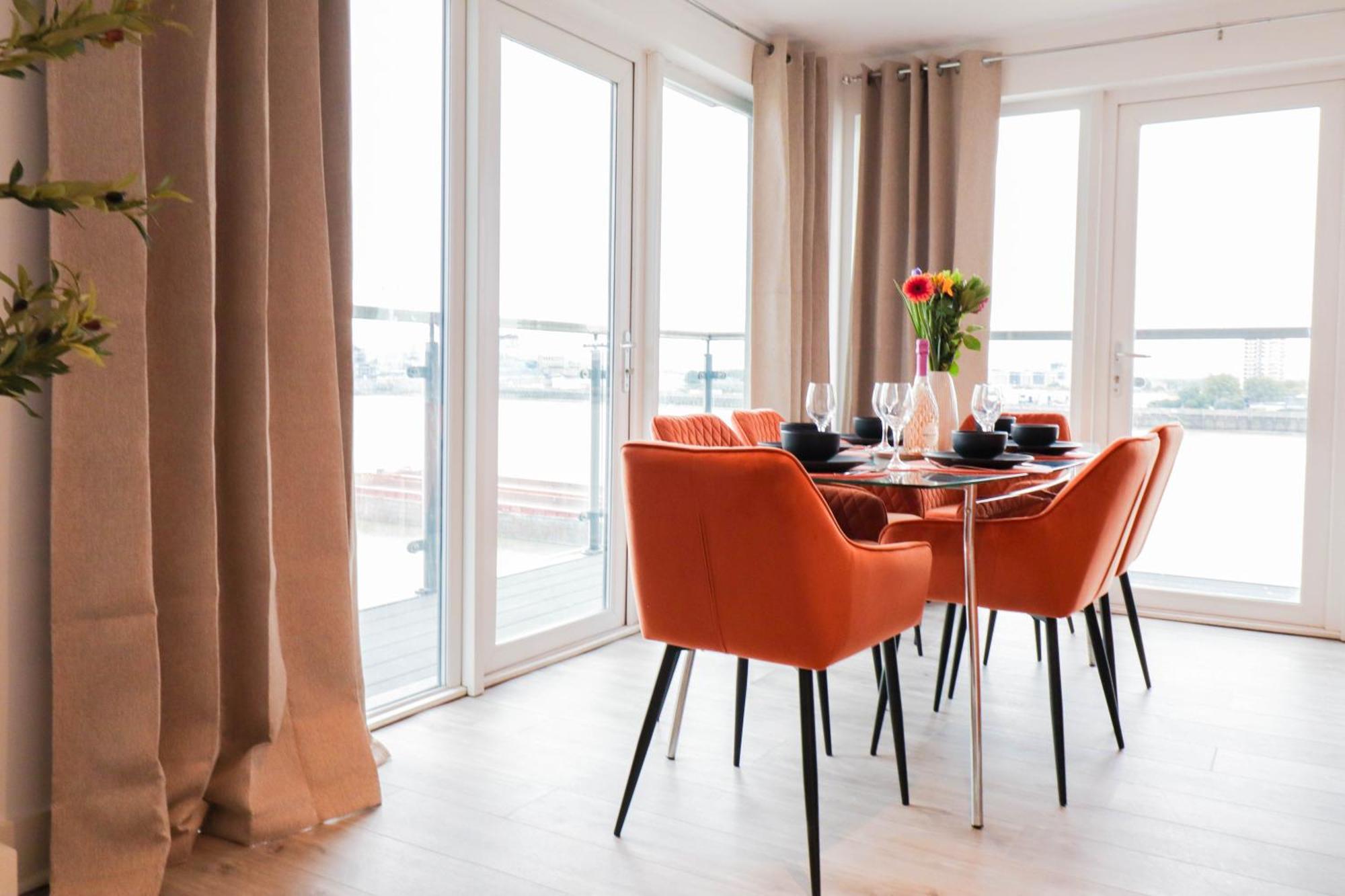 Serene 2-bedroom By The River