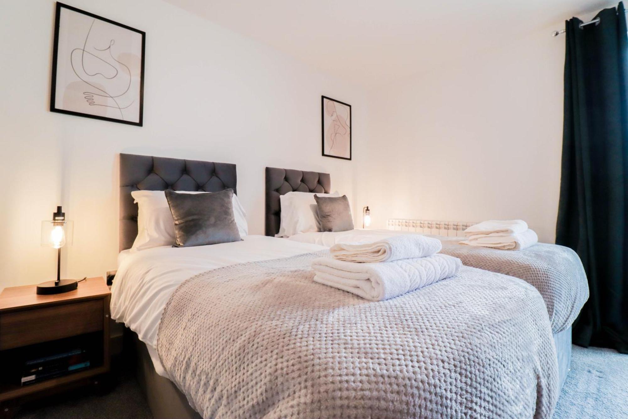 Serene 2-bedroom By The River Appartement *