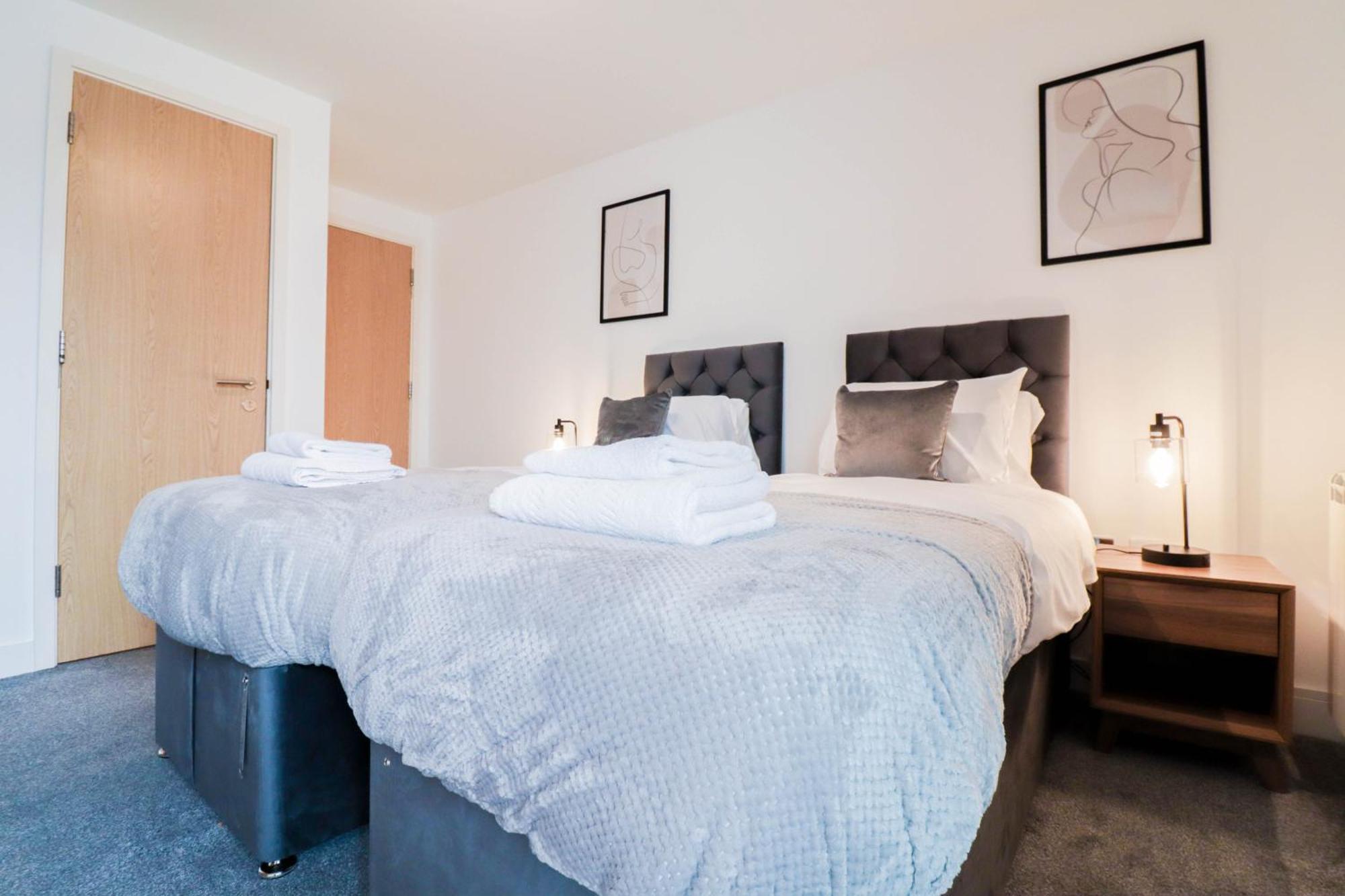 Serene 2-bedroom By The River Appartement