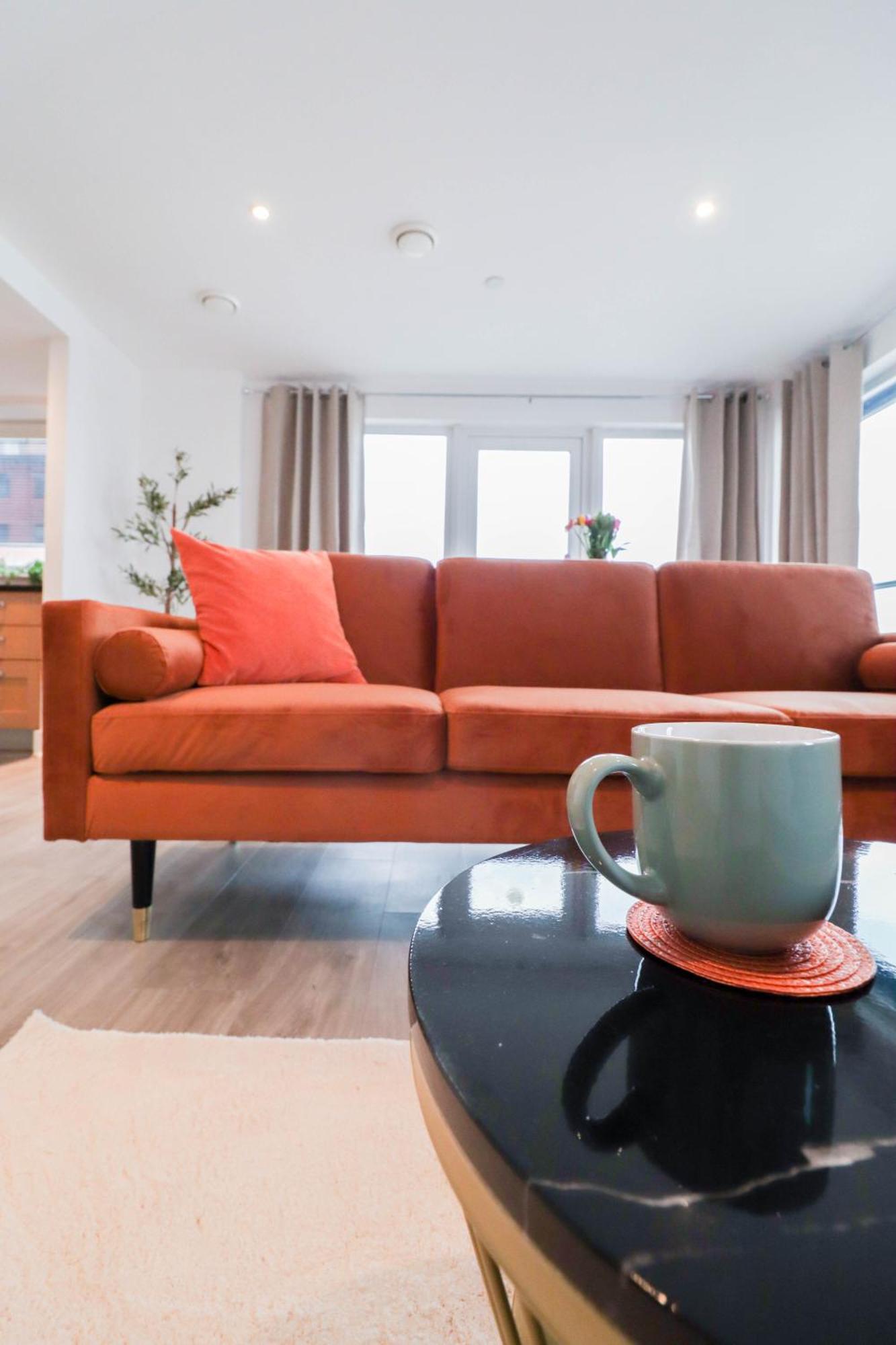 Serene 2-bedroom By The River Londen