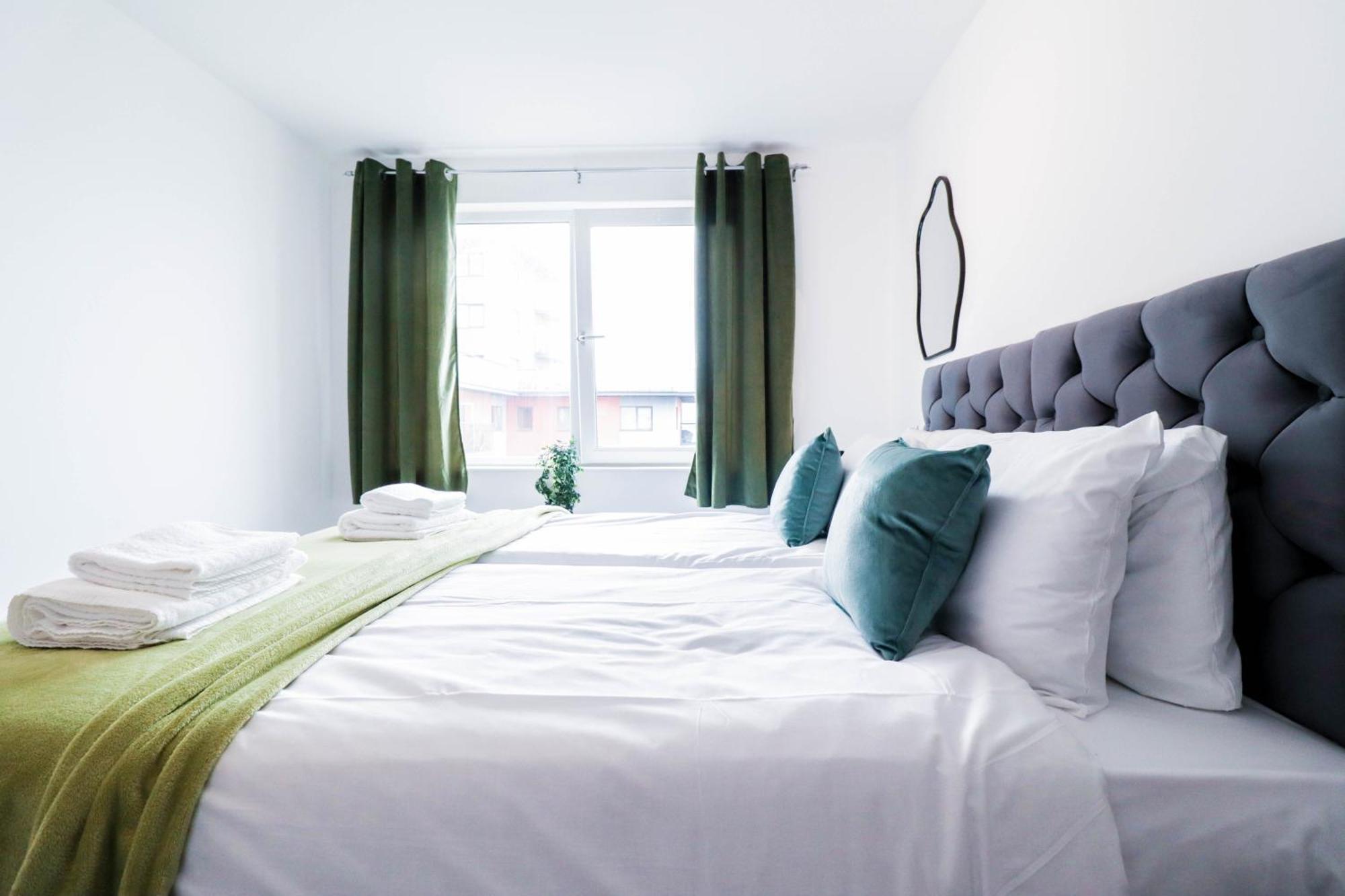 Serene 2-bedroom By The River * Londen