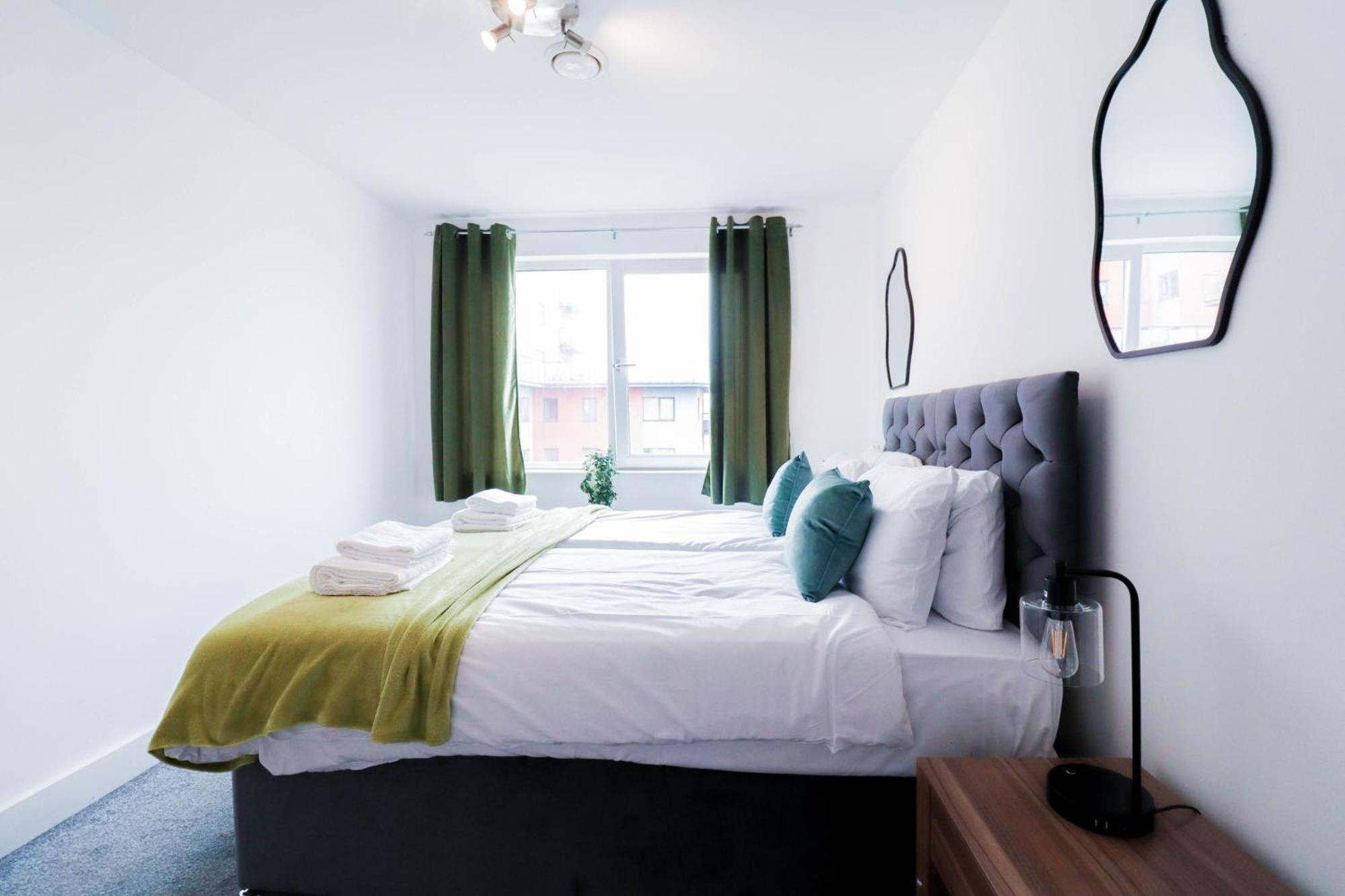 Serene 2-bedroom By The River Appartement