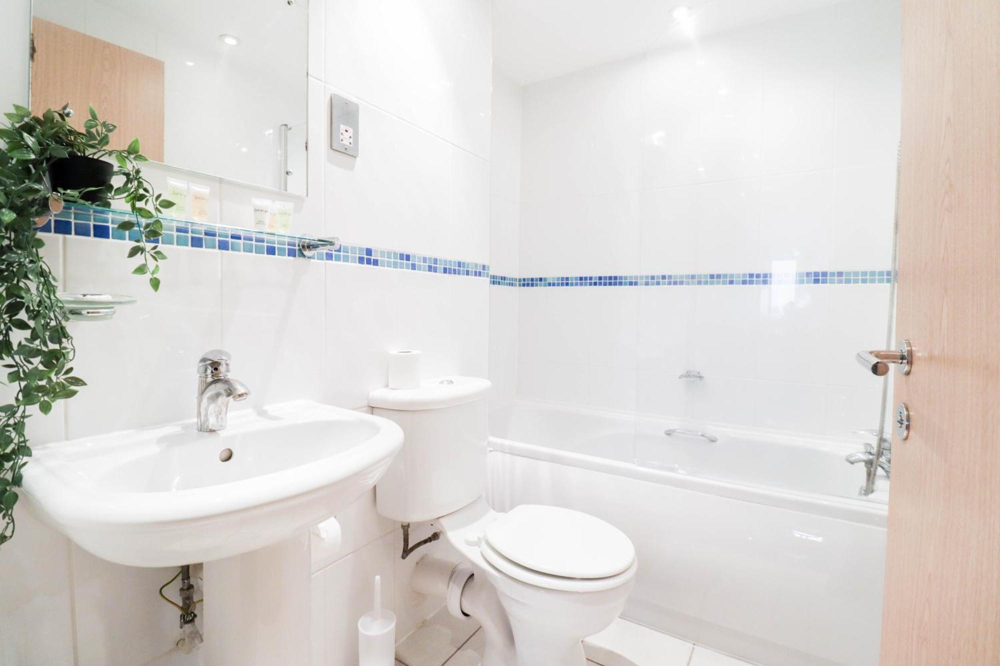 Serene 2-bedroom By The River Appartement Londen