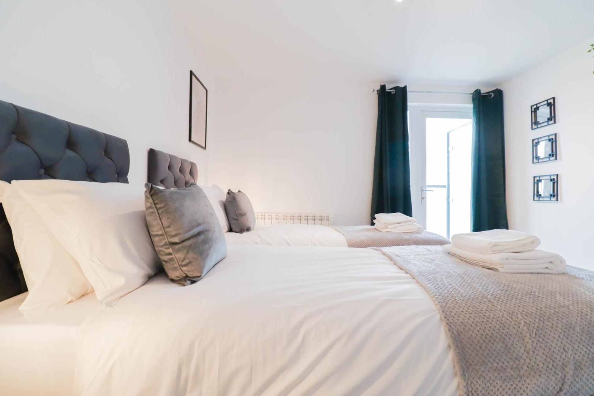 Serene 2-bedroom By The River Londen